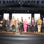Gül Festivalinde Plaket Takdimi